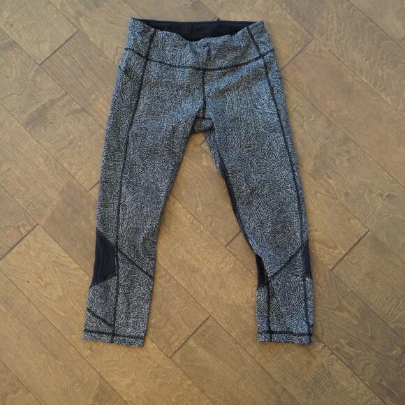 Lululemon White Black‎ Graphic Pattern High Rise Leggings Size 6 - Picture 4 of 5